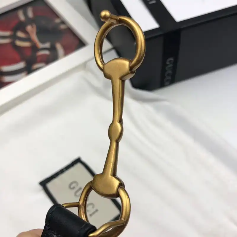 G*u*i s belte 1905bl0321