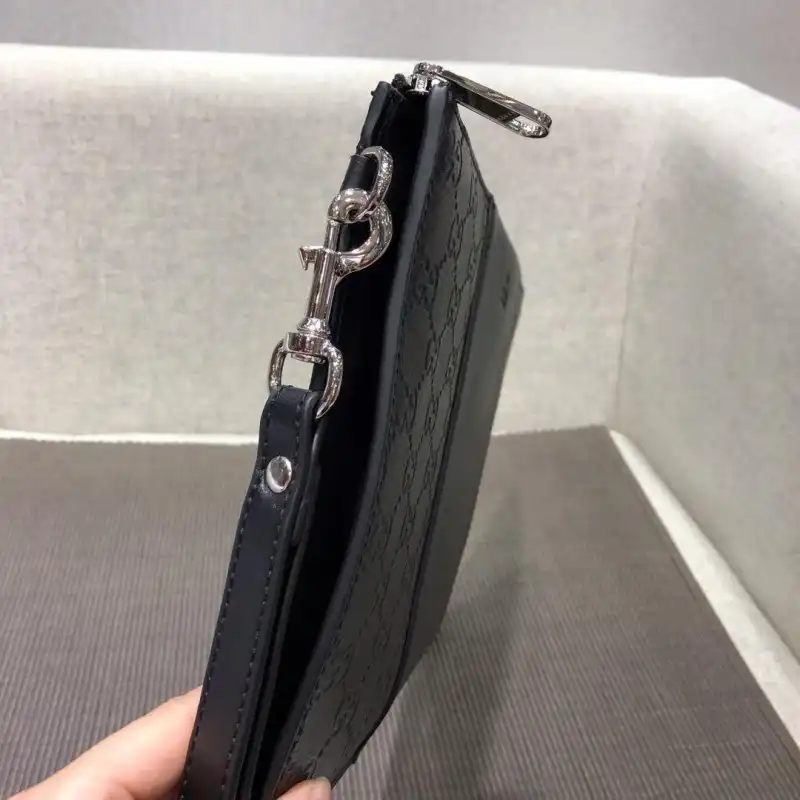 G*u*i bags 1917m0078