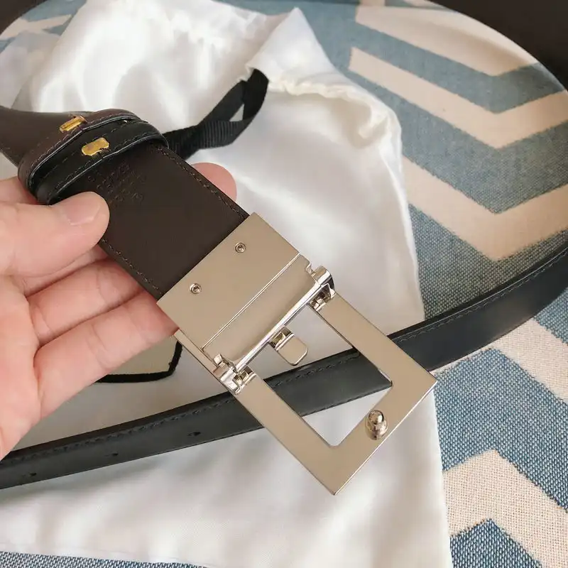 G*u*i s belt 2009xf0071