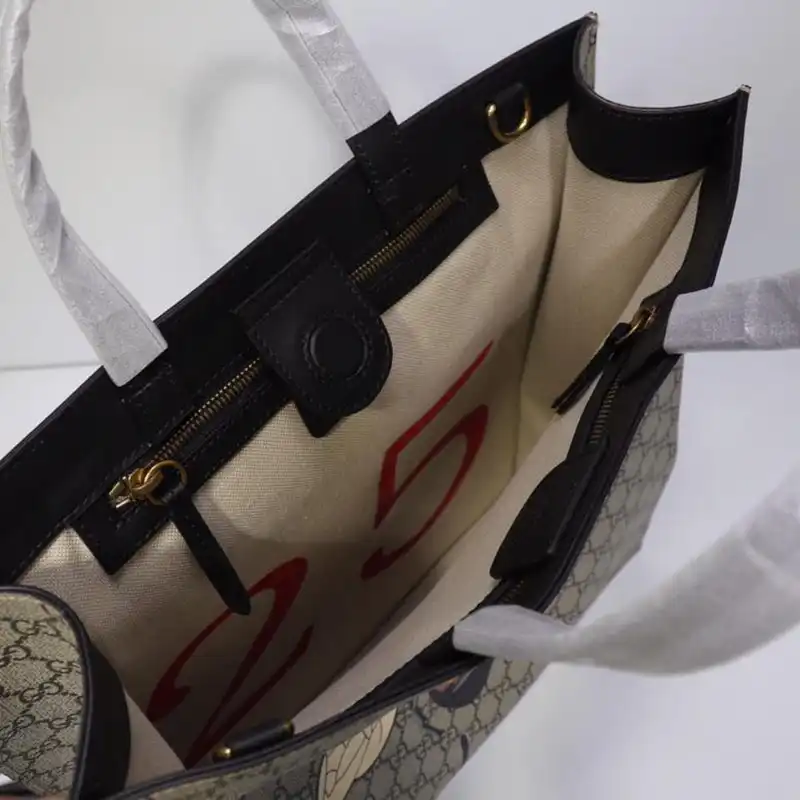 G*u*i tote bags 19gm0011