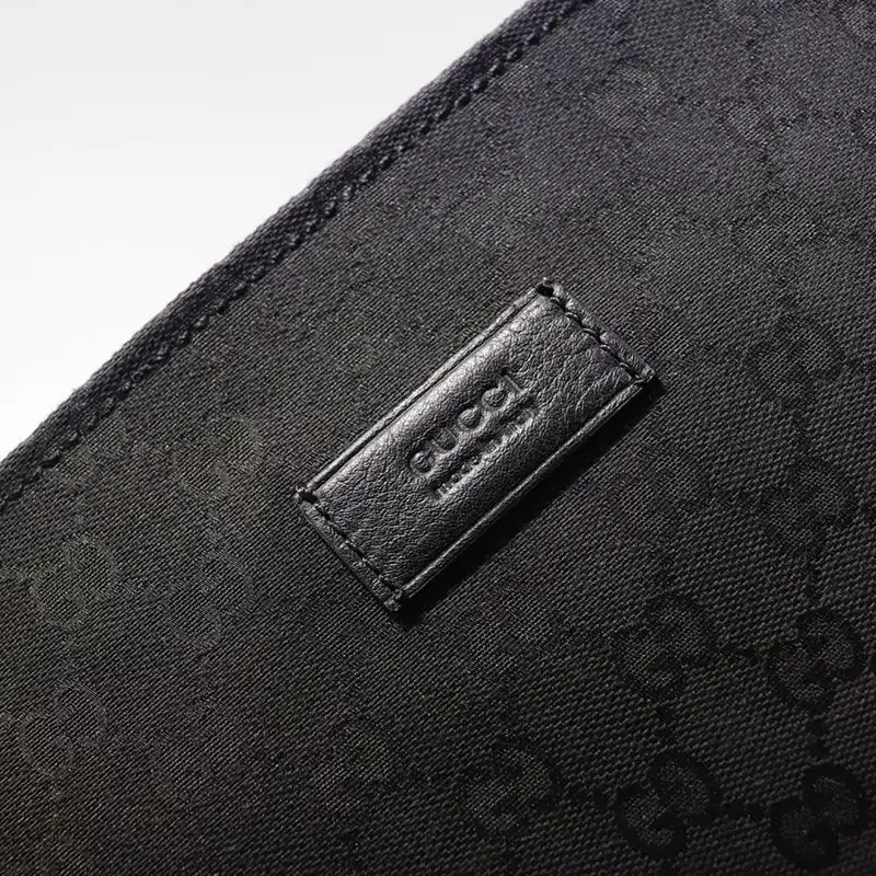 G*u*i crossbody bag 19gm0058