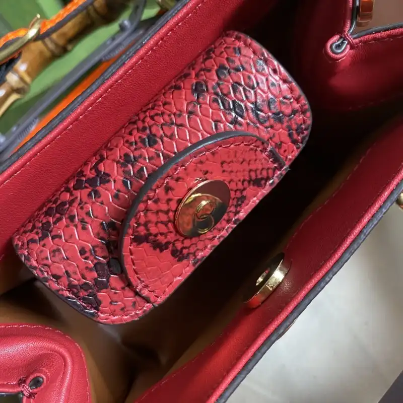 G*u*i s bags 2108ya0017