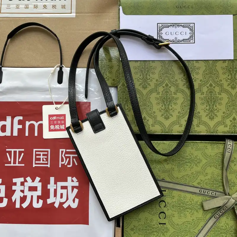 G*u*i bag 2207ya0017