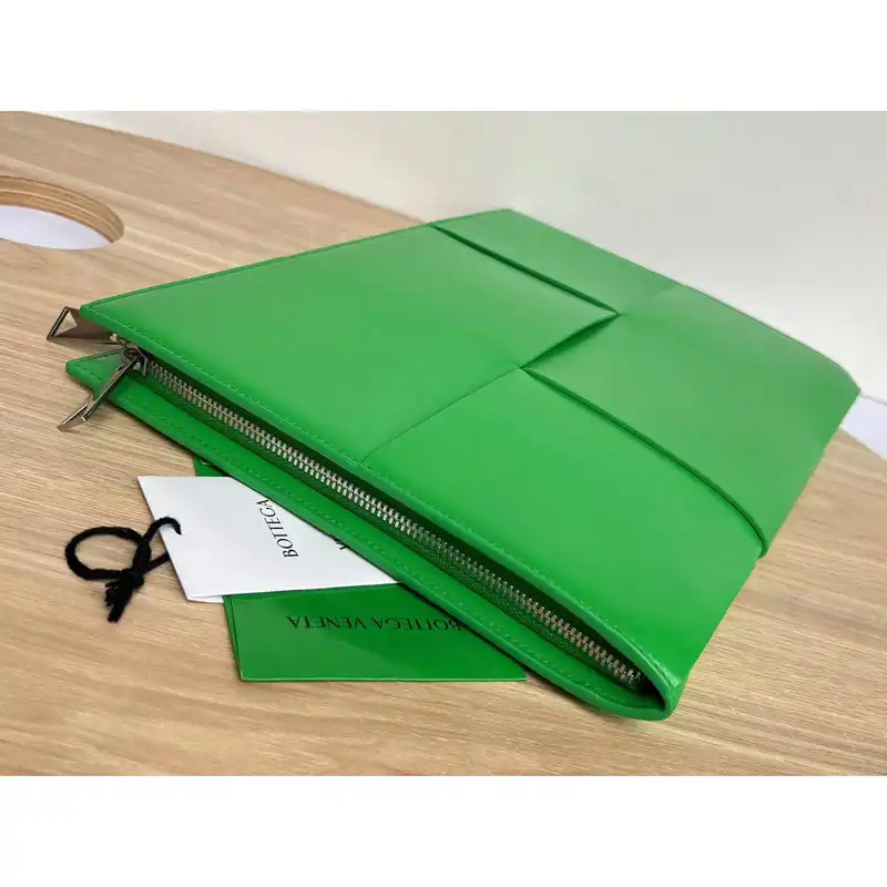 Bottega Veneta Bag 2209SF0027