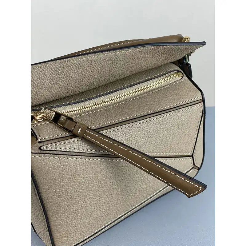 Loewe Bag 2209SW0008