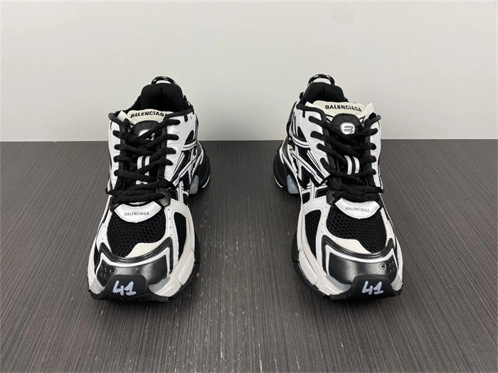 BestValue BLCG Runner White Black White 677403 W3RB2 4449