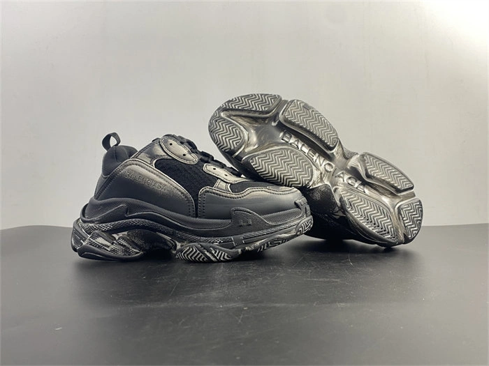 BLCG TRIPLE S CLEAR SOLE 524039 W03B5 ZeroBulk 4478