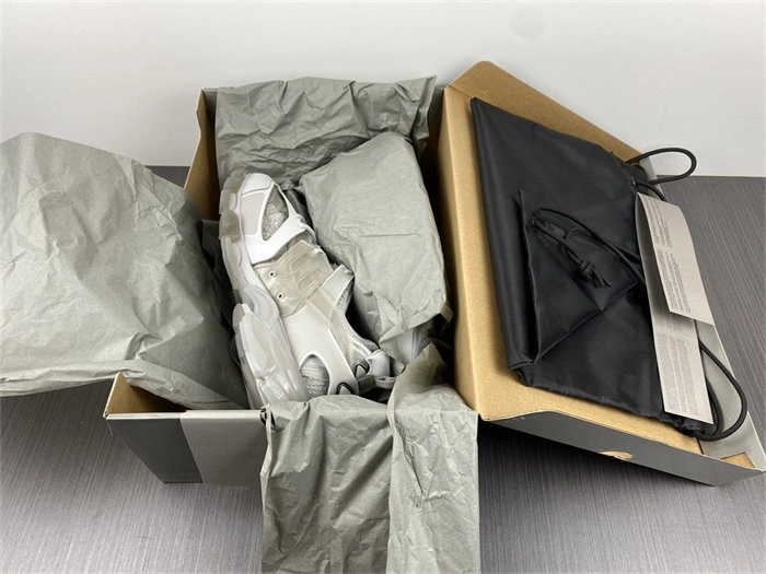 ComfortFit BLCG Track Clear Sole Gray 647742 W3BM4 4406