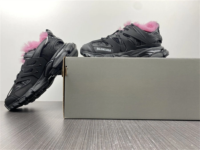 Modern BLCG Track Fake Fur Black Pink 668555 W3CQ6 4431