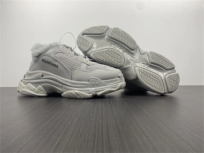 BLCG Triple S Fake Fur Grey 668563 W3CQ5 Supportive 4433