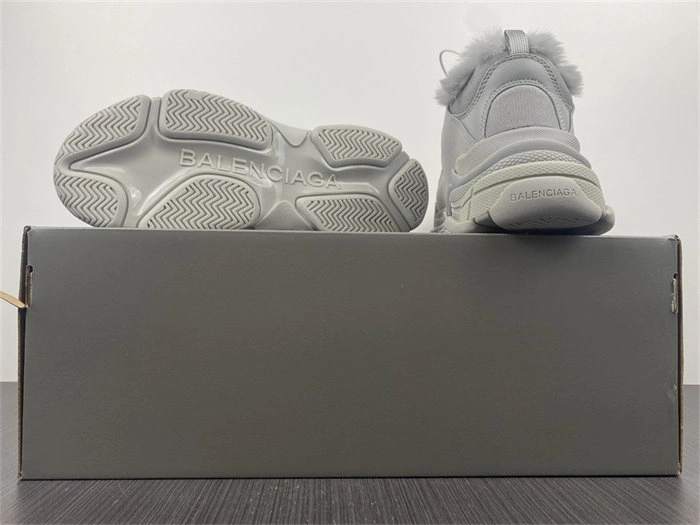 BLCG Triple S Fake Fur Grey 668563 W3CQ5 Supportive 4433