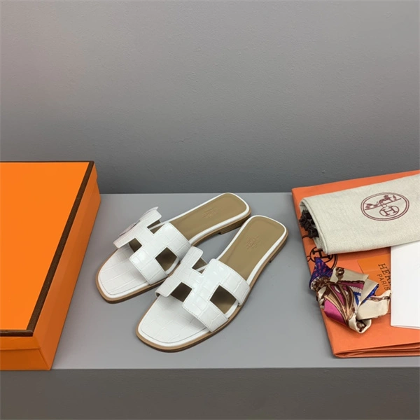 H Slipper Refined 2328