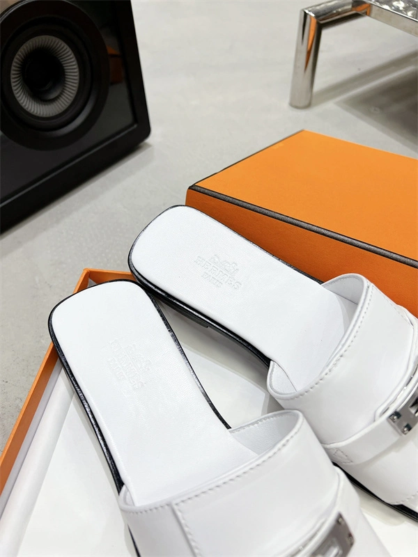 Elegant H Slipper 2372