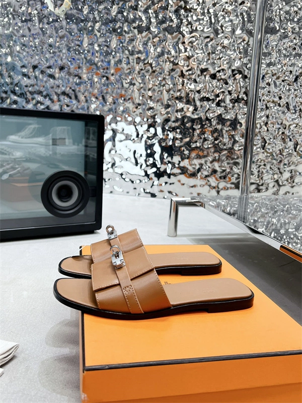 Elegant H Slipper 2372