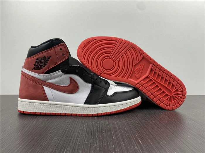 Jordan1 Retro Track Red 555088- Bold 3718