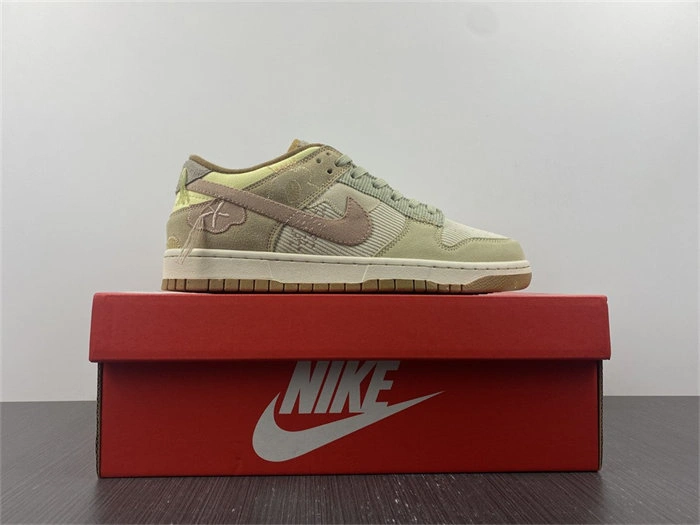 WeatherProof Nike Dunk Low On the  Side DQ5076- 4705