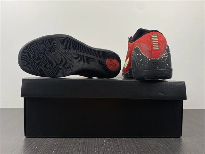 WrinkleFree Nike Kobe 653456- 5021