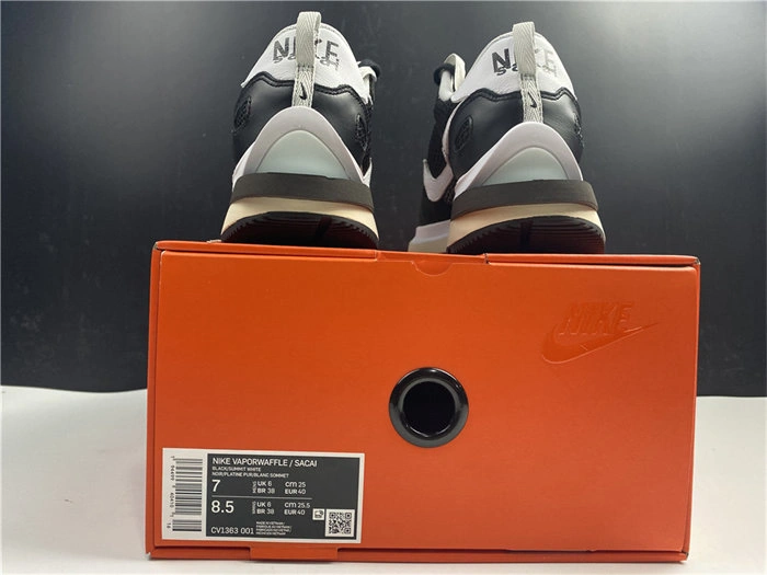 Nike Vaporwaffle sacai Black White CV1363- StreetReady 5239