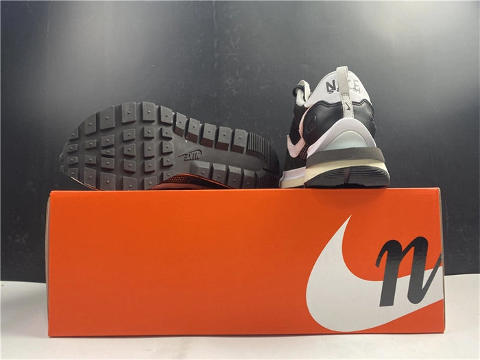 Nike Vaporwaffle sacai Black White CV1363- StreetReady 5239