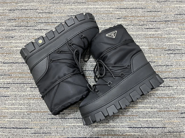 Elegant Prada Boot 3244