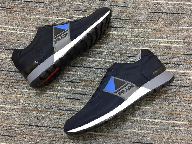 Prada Sneaker ModernLook 3382